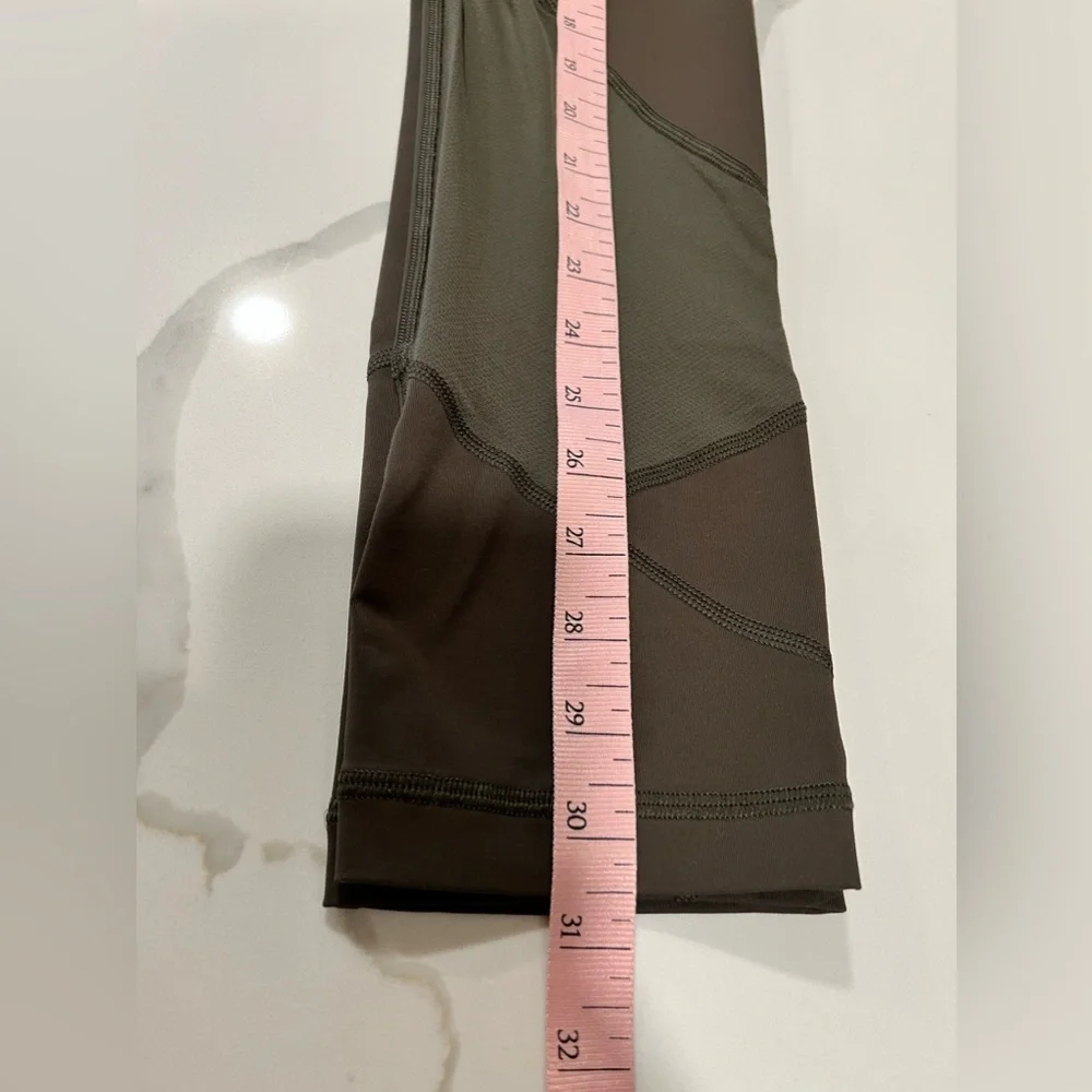 Lululemon Athletica Women’s Pace‎ Rival Crop legging 22” Dark Olive Size 4